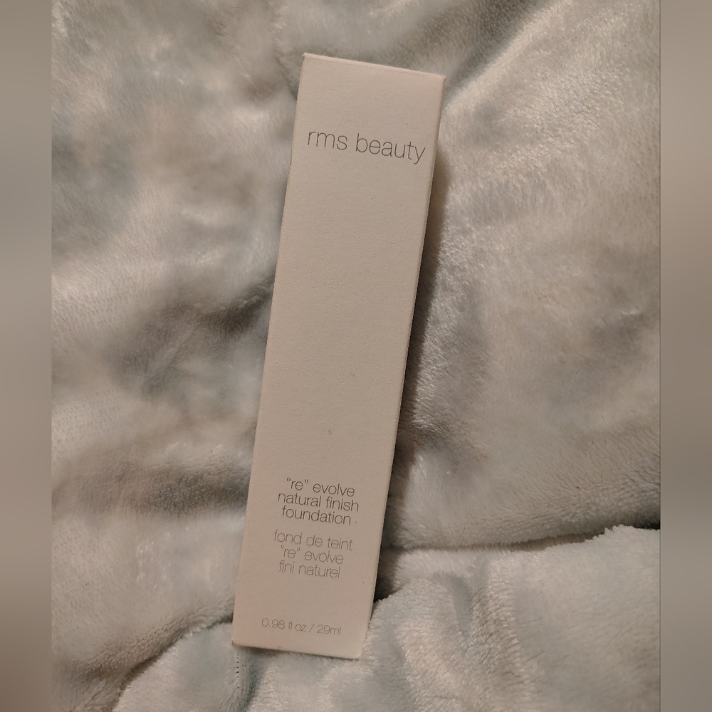 Rms Beauty "Re" Evolve Foundation 22
